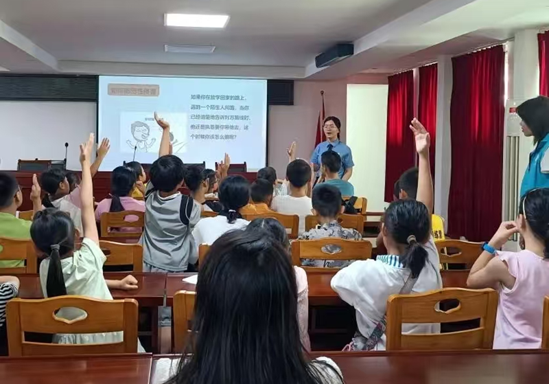 梅县院到程江镇大新城社区党群服务中心开展暑期关爱活动03peg_副本.png